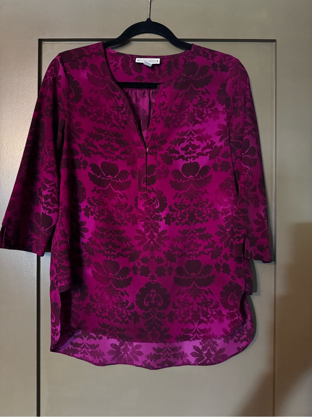 Dana Buchman Magenta Plum Damask Split-Neck Tunic Small